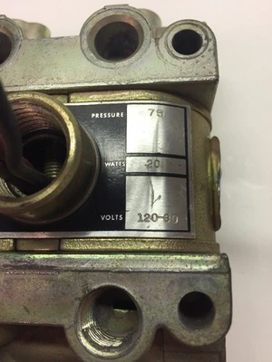 USED SKINNER VALVE V933DEF2075