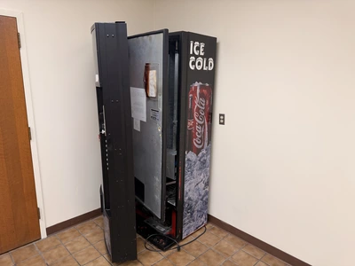 Used DIXIE - NARCO 1200 SODA / POP MACHINE CAN DISPENSER Vending Machines Michigan US | Miedema Asset Management Group #1320787