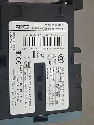 Siemens 3RT2017-2BB42 Contactor (LOT OF 3) Loc4C14
