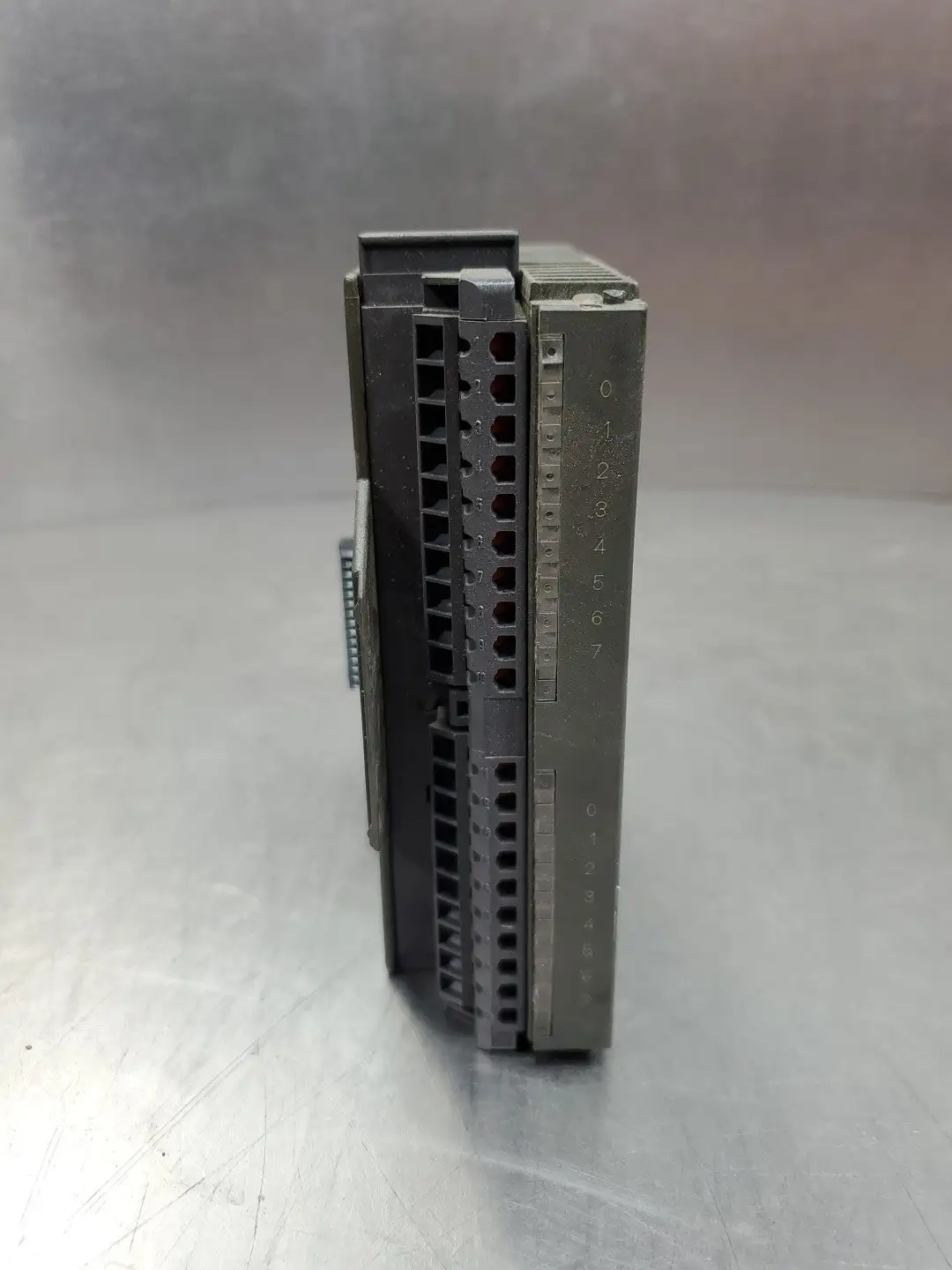 USED Siemens 6ES7322-1BH01-0AA0 Simatic S7 Output Module
