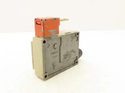 Used OMRON _UNKNOWN_ Relays & Switches Indiana US | Arrow Industrial #1408361