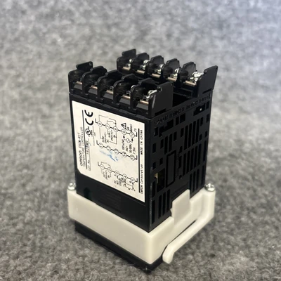 Used Omron E5CN-R2T Temperature Controls California US | Davliegogo LLC #1707148