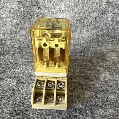 Used IDEC RR3-PAU Relays & Switches California US | Davliegogo LLC #1725417