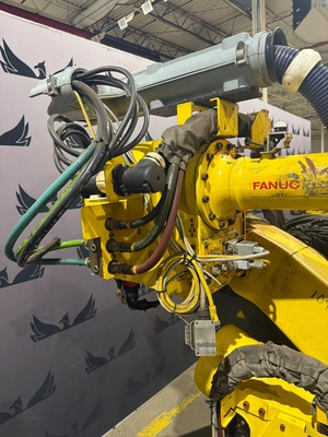 USED 2011 FANUC R-2000IB/210F + R30IB