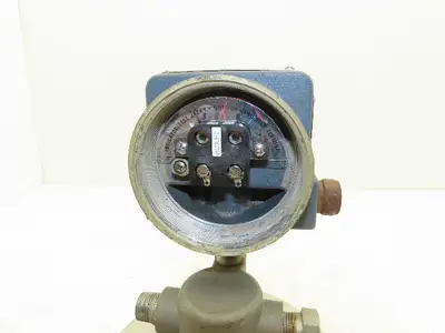 Foxboro 827DF-DS1NMSA1 Pressure Transmitter 3" CL150 Flange 12.5-42VDC 0-120"H20