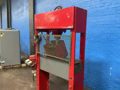 Used 1998 STENHOJ 5000994 H-Frame Presses Ohio US | HGR 24 #1251115