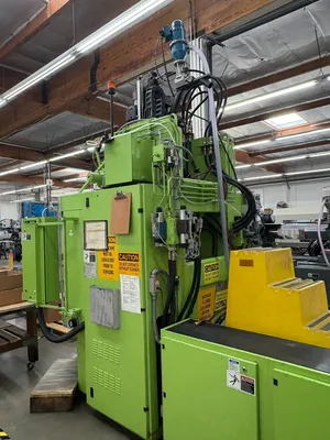 2001 ENGEL ES330V/90VROTL VERTICAL CLAMP Injection Molding Horizontal/Vertical | Machinery Network (5)