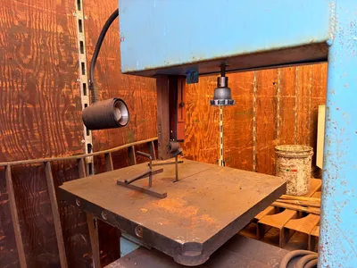 DOALL 2013-V Vertical Band Saws | ListingHippo (4)