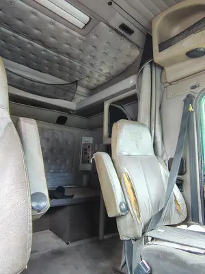 Used 2000 INTERNATIONAL 9900 EAGLE Conventional trucks Ohio US | Proxy Equipment #1385245