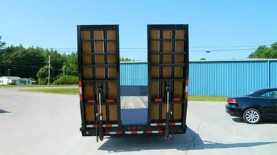 New | in-Stock 2027 PITTS LB35-33CS Lowboy Trailers Tennessee US | LMI Tennessee LLC #1504946