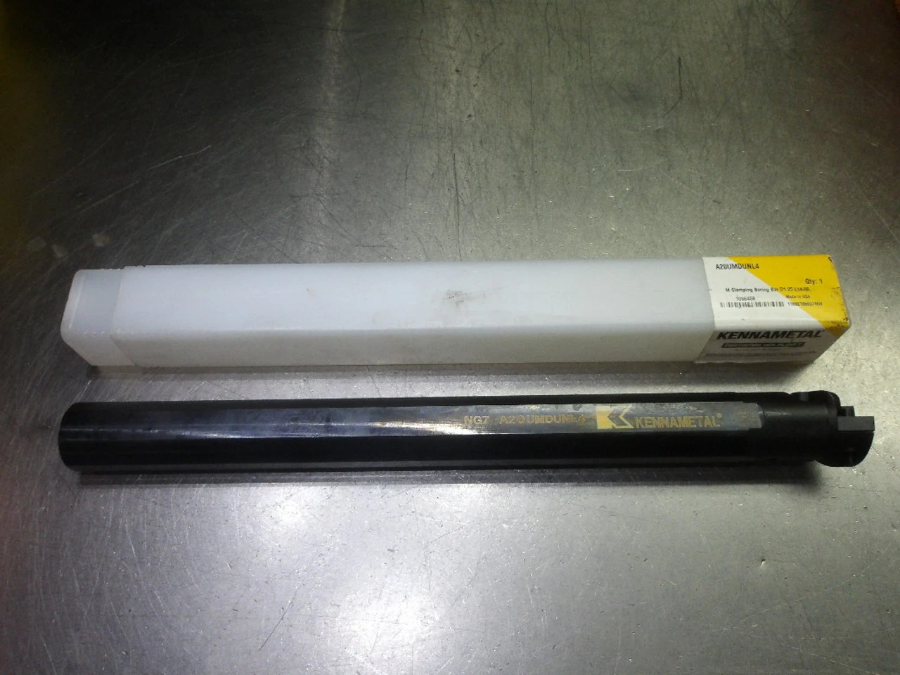 Kennametal KL Series Coolant Thru Steel Boring Bar 1.25" Shank A20UMDUNL4 (LOC3573A)