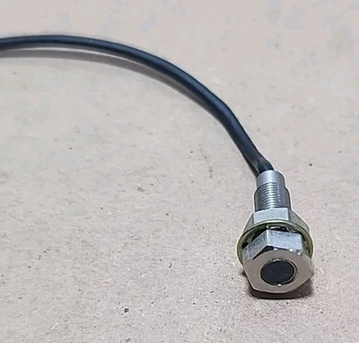 NEW KEYENCE EM-005P