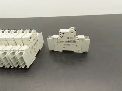 Siemens 5SJ4104-7HG42 Circuit Breaker 10kA 1 Pole 4A Lot of 13