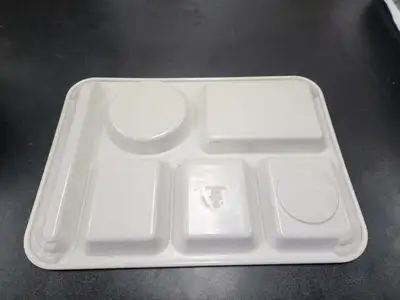 Used Cambro Used Carlisle Heavy Duty 6-Compartment Melamine Plastic Serving Trays Restaurant Equipment (Miscellaneous) Illinois US | Falcon Restaurant Supply #1376605