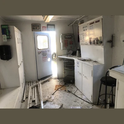 Oilfield Doghouse/Water Storage Combo