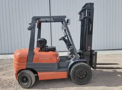 USED TOYOTA 52-6FGU30