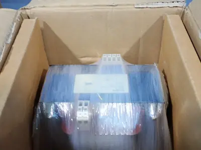 NEW SIEMENS 4AM6142F1T100FA0