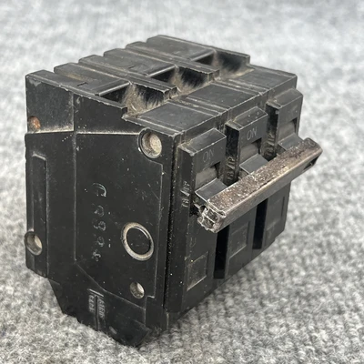 Used GE THQL3140 Circuit Breakers California US | Davliegogo LLC #1705984