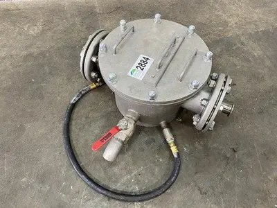 Liquid Magnet Trap