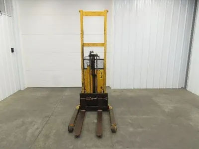 Used BIG JOE _UNKNOWN_ Pallet Lifters Indiana US | Arrow Industrial #617341
