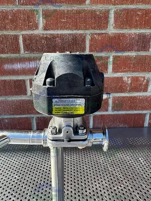 USED ITT PURE FLO ADVANTAGE 6 -WAY DIAPHRAGM VALVE W/ 1" TO 3/4" SANITARY FITTING