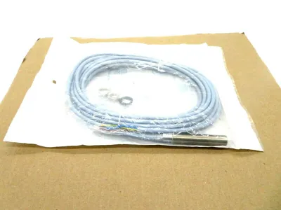 NEW ALLEN BRADLEY 872C-A2C12-A5 PROXIMITY SENSOR 872CA2C12A5