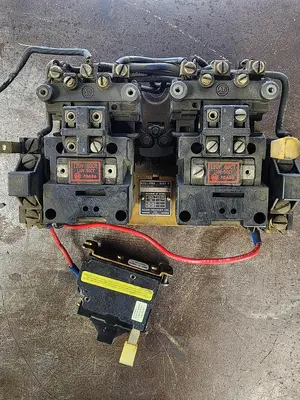 Allen-Bradley 705-AOD Size 0 Reversing Starter 705-A0D