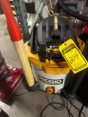 Used _UNKNOWN_ _UNKNOWN_ Vacuum Cleaners Ohio US | Myron Bowling Auctioneers Inc #1507948