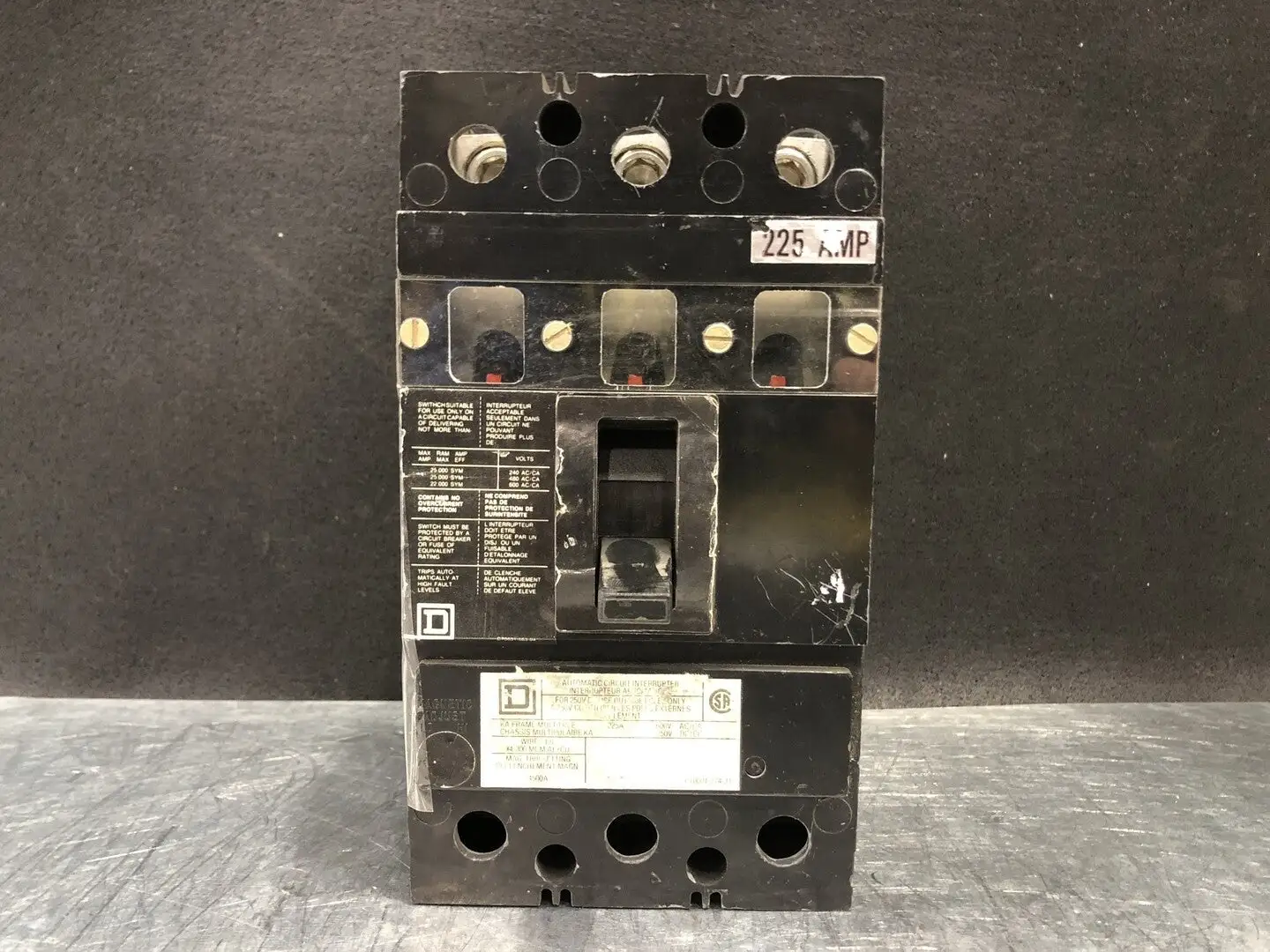 225 Amp, 3 Pole, 600 Volts Circuit Breaker