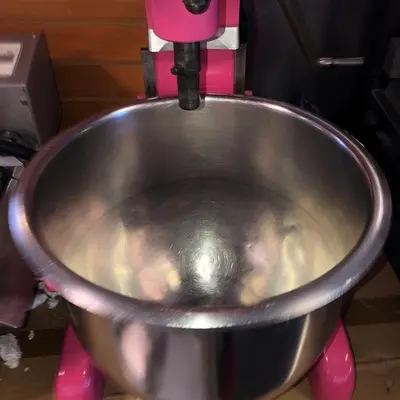 HOBART A 200 20 QT Mixer Includes Guard, Bowl & Pattle Hook & Whip 115VHOBART A 200 20 QT Mixer Includes Guard, Bowl & Pattle Hook & Whip 115V