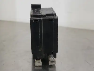 Used SQUARE D QOB215 Switchgears British Columbia CA | Lenmark #244674