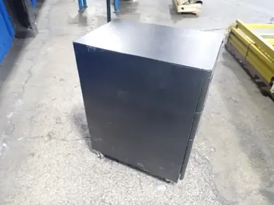 Global Industrial 3 Drawers  Cabinet