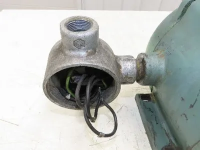 Brown & Sharpe Model 111 Hydraulic Gear Pump 4GPM 600 RPM 1/2"npt 230/460V Motor