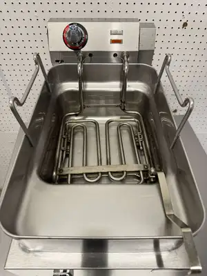 Used Star Used Star 515EF Countertop Electric 15lb Single Pot Fryer 208V Cookers / Coolers / Fryers Illinois US | Falcon Restaurant Supply #1374889