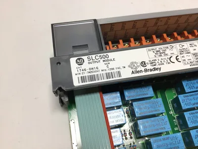 USED ALLEN-BRADLEY 🔧 MODEL: 1746-OW16 / SERIES C – RELIABLE AND TIME-TESTED MODULE FOR MANAGING 16-POINT OUTPUTS.