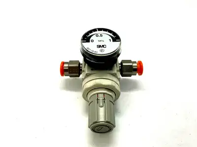 AR10-M5B-A | SMC  Pneumatic Regulator w/ G27-10-R1 Pressure Gauge - Used