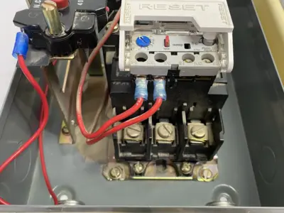 USED ALLEN-BRADLEY SER. B FULL-VOLTAGE MAGNETIC MOTOR CONTROLLER 3-PH