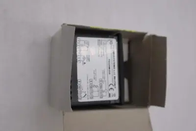 NEW TS430-Series Electronic ON/OFF Thermostat Panel Mounting 33x75m STOCK G693A