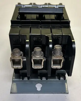 Used HEINEMANN CF3-Z60-3 Circuit Breakers | Surplus Asset Holdings #1190221