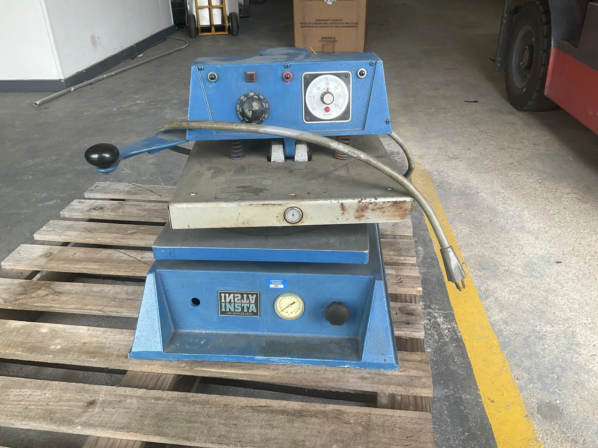 Used INSTA 715-  PRESS MACHINE Heat Presses Michigan US | Miedema Asset Management Group #1423372