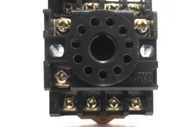 LOT OF 4 NEW OMRON PF113A RELAY SOCKETS