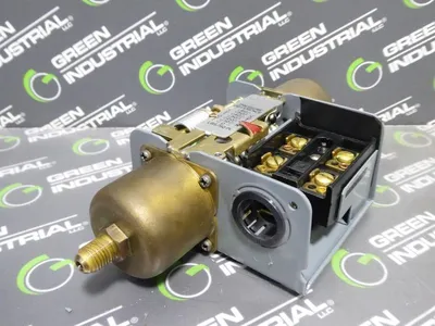 Johnson Controls P74DA-17 Pressure Control Module Used