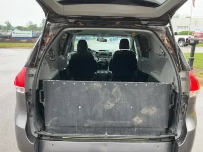USED 2011 TOYOTA SIENNA