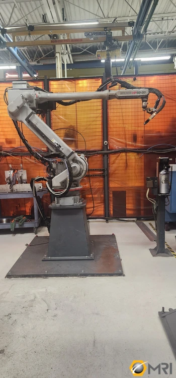 2007 YASKAWA MOTOMAN HP-50-20 Welding Cell | Machinery Resources International