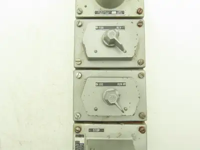 A-B 800-4HW7-12335 Heavy Duty Explosion Proof Selector Pushbutton Station Pilot