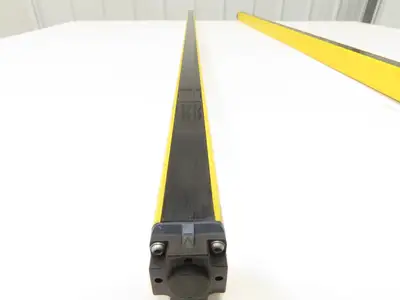 Schmersal SLC440COM-E-1290-14 Safety Light Curtain Emitter Only -Parts or Repair