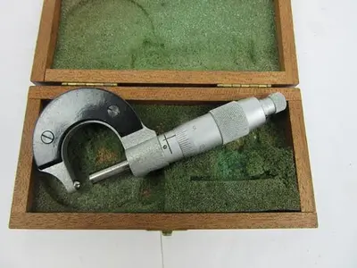 Elton Micrometer caliper