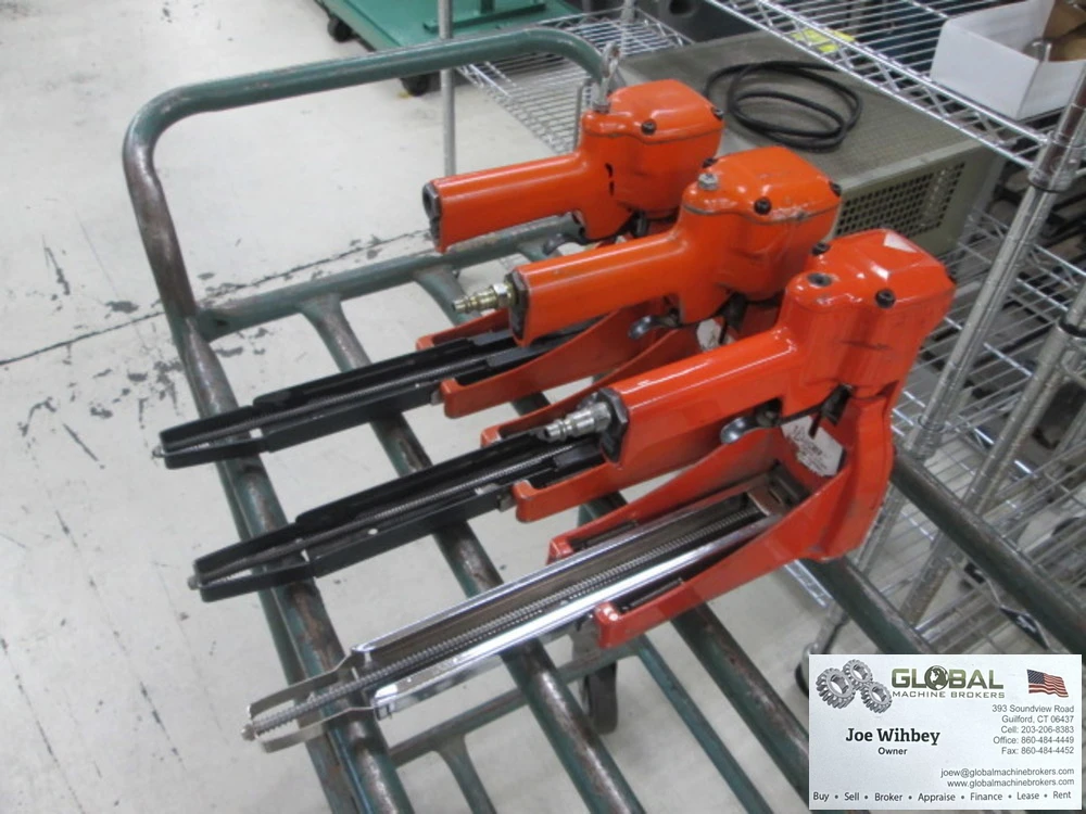 Clincher Carton Closing Co Model AC100 Pneumatic Box Stapling Machine