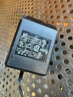 Used SAVANT DVG50-15VDC DIGITAL VACUUM GAUGE 400 MA, 15 VDC Vacuum Gauges / Controllers California US | Equipment Lab #1443173