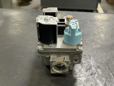 USED LENNOX 60J21